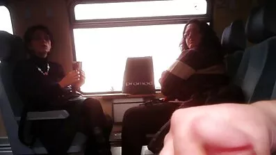 તેણી હસ્તમૈથુન કરવા માટે તૈયાર થઈ રહી હતી સેકસી વીડિયો બીપી સેકસી વીડિયો જેથી તેના પતિ ગરમીમાં ઉડી શકે