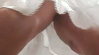 તેણે છોકરીને મુલાકાત માટે આમંત્રણ આપ્યું અને તેને સીધા બીપી સેકસી ઓપન વીડિયો લૉન પર લઈ ગયો.